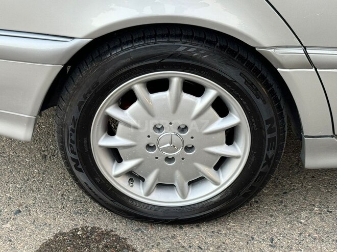 Mercedes C 200 2000, 286,000 km - 2.0 l - Saatlı