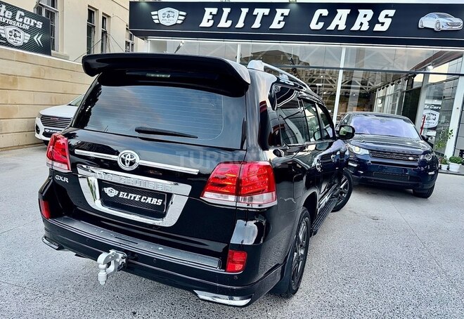 Toyota Land Cruiser-7