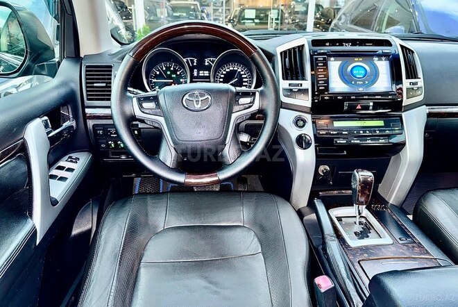 Toyota Land Cruiser-15