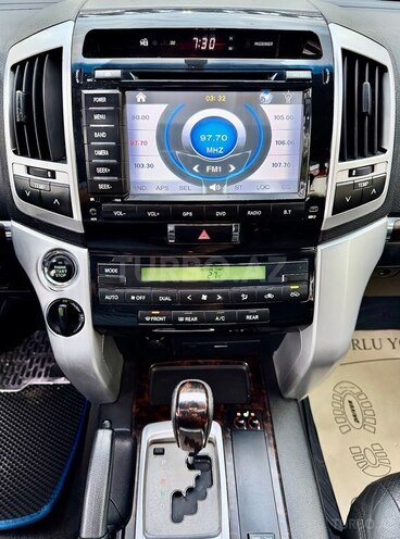 Toyota Land Cruiser-22