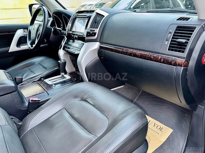 Toyota Land Cruiser-20