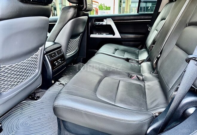 Toyota Land Cruiser-11