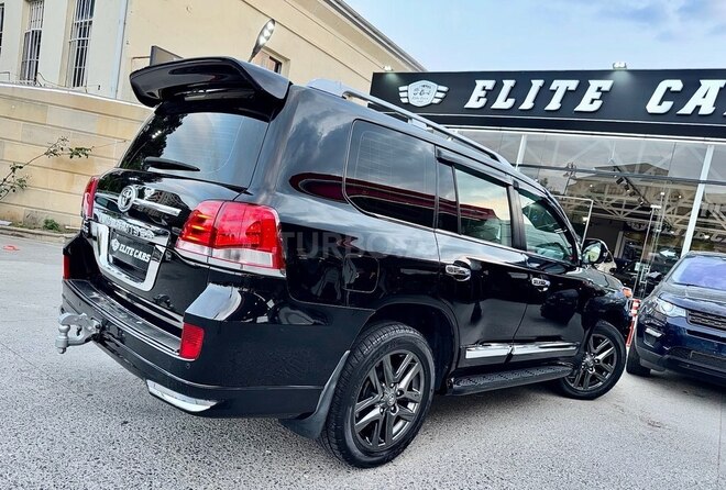 Toyota Land Cruiser-29