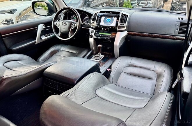 Toyota Land Cruiser-14