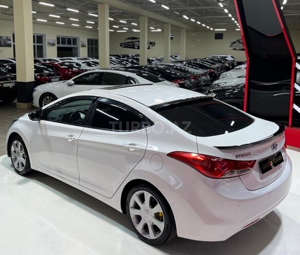 Hyundai Elantra 2011, 177,077 km - 1.8 l - Astara
