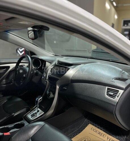 Hyundai Elantra 2011, 177,077 km - 1.8 l - Astara