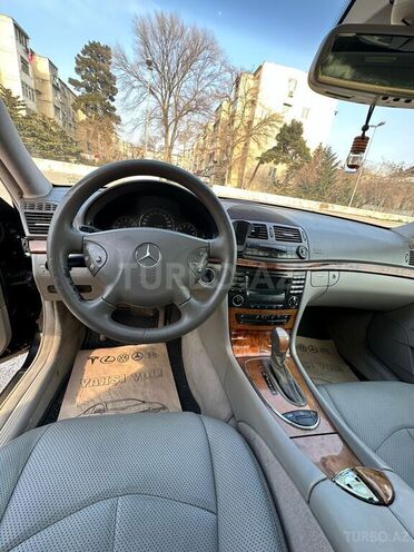 Mercedes E 320 2002, 271,000 km - 3.2 l - Bakı