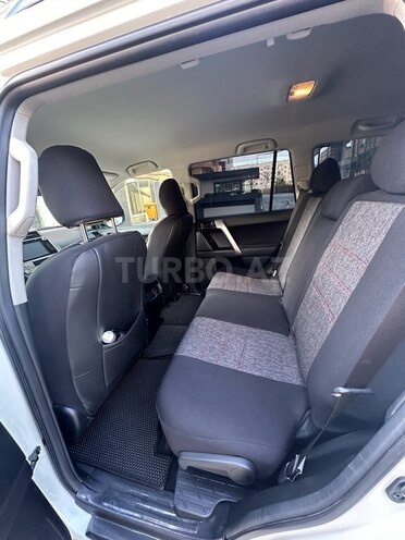 Toyota Land Cruiser Prado-6