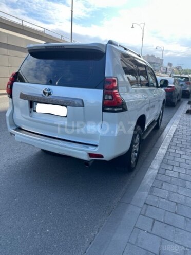Toyota Land Cruiser Prado-4