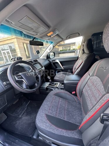 Toyota Land Cruiser Prado-5
