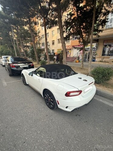 Abarth 124 Spider-8