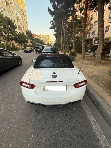 Abarth 124 Spider-10