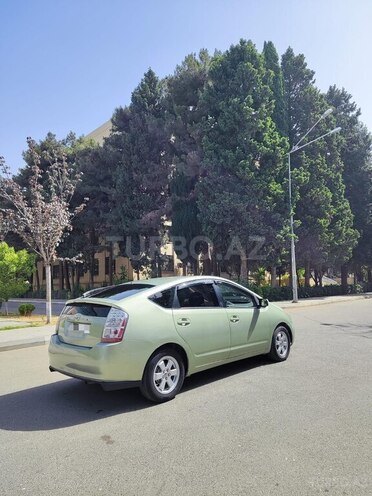Toyota Prius-4