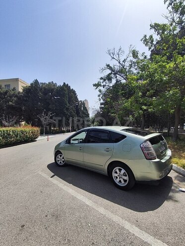 Toyota Prius-12