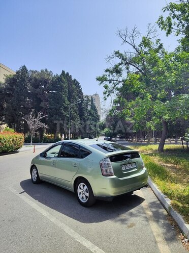 Toyota Prius-18