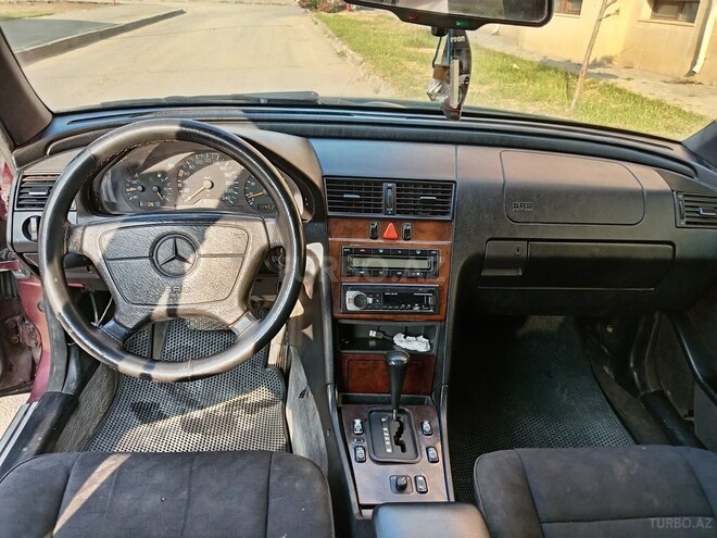 Mercedes C 200 1995, 125,807 km - 2.0 l - Bakı