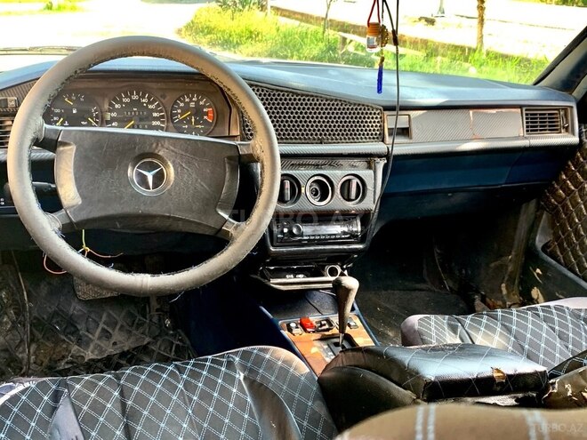 Mercedes 190 1990, 432,112 km - 2.0 l - Salyan