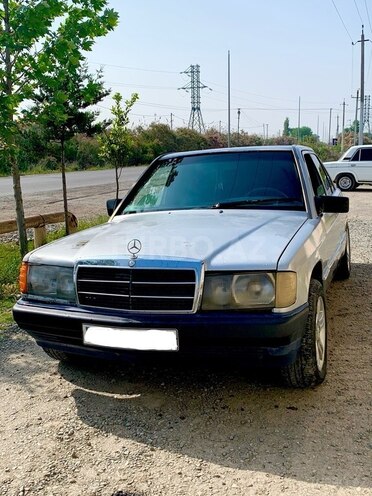 Mercedes 190 1990, 432,112 km - 2.0 l - Salyan