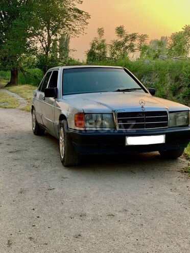 Mercedes 190 1990, 432,112 km - 2.0 l - Salyan