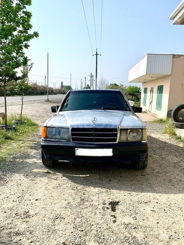 Mercedes 190 1990, 432,112 km - 2.0 l - Salyan