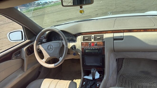 Mercedes E 240 1998, 340,000 km - 2.4 l - Bakı