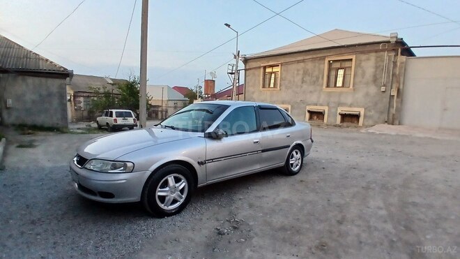 Opel Vectra 1996, 258,635 km - 1.6 l - Gəncə