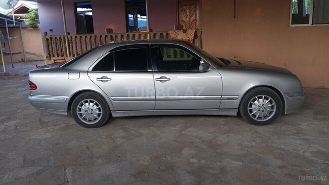 Mercedes E 280 2001, 557,680 km - 2.8 l - Ağstafa