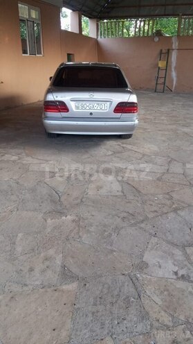 Mercedes E 280 2001, 557,680 km - 2.8 l - Ağstafa