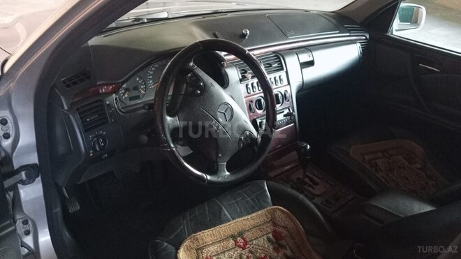 Mercedes E 280 2001, 557,680 km - 2.8 l - Ağstafa