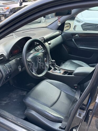 Mercedes C 240 2001, 275,000 km - 2.6 l - Bakı