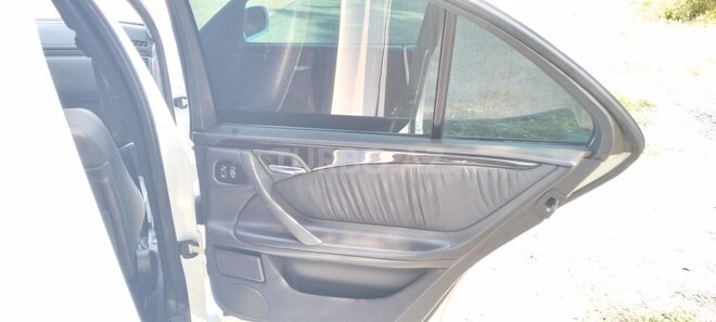 Mercedes E 220 d 2000, 135,712 km - 2.2 l - Biləsuvar