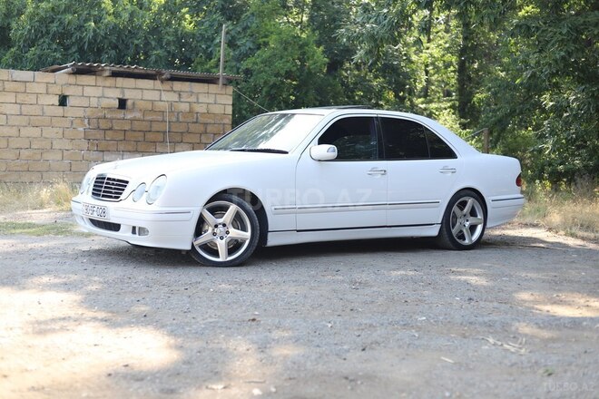 Mercedes E 220 d 2000, 135,712 km - 2.2 l - Biləsuvar