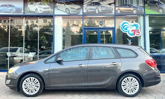 Opel Astra 2011, 186,000 km - 1.3 l - Sumqayıt