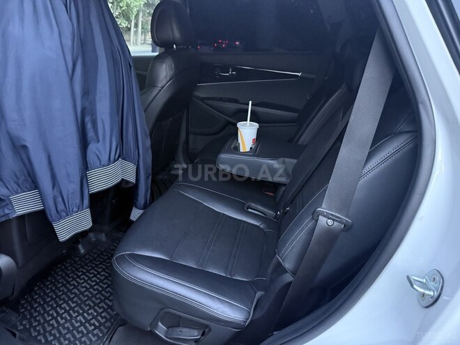 Kia Sorento-8