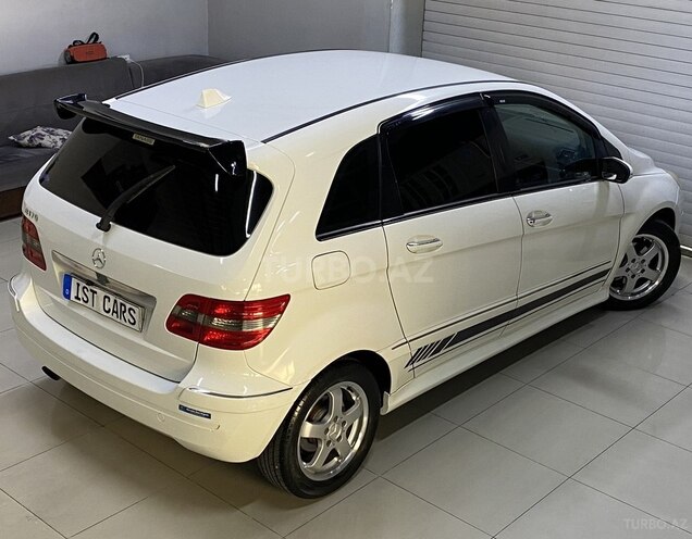 Mercedes B 170-13