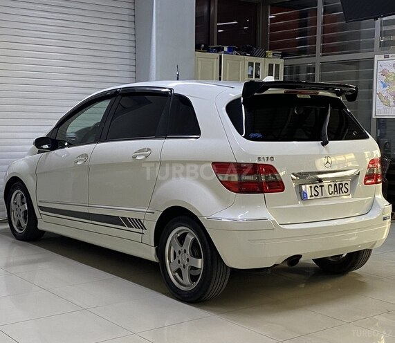 Mercedes B 170-9