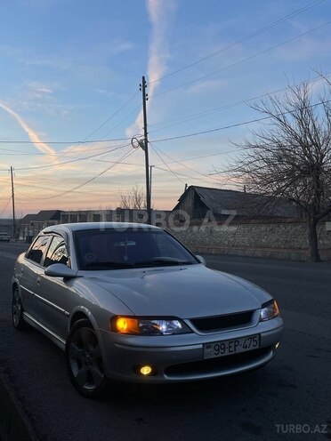 Opel Vectra 2001, 260,000 km - 1.8 l - Qax
