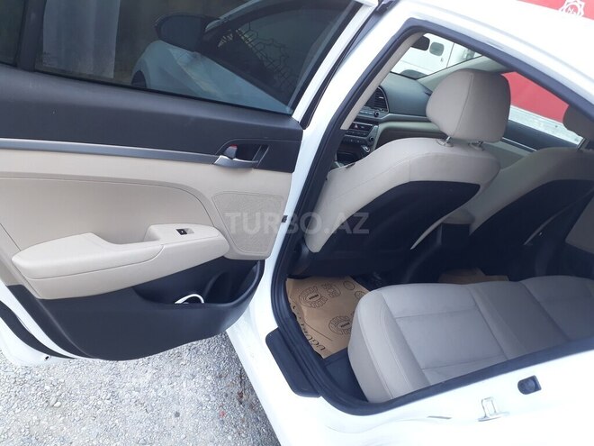 Hyundai Elantra 2018, 176,533 km - 2.0 l - Bakı