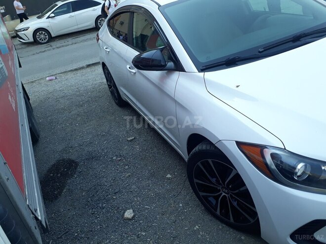 Hyundai Elantra 2018, 176,533 km - 2.0 l - Bakı