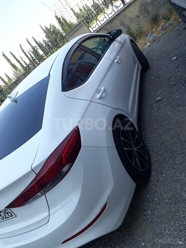 Hyundai Elantra 2018, 176,533 km - 2.0 l - Bakı