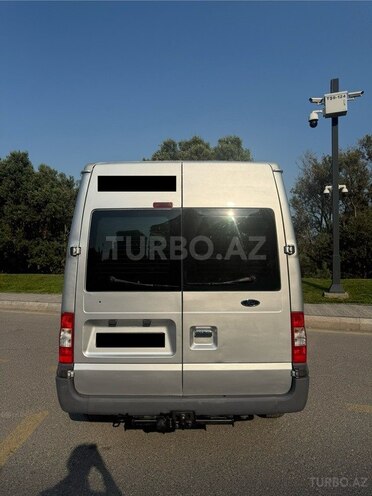 Ford Transit-4