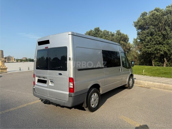 Ford Transit-5