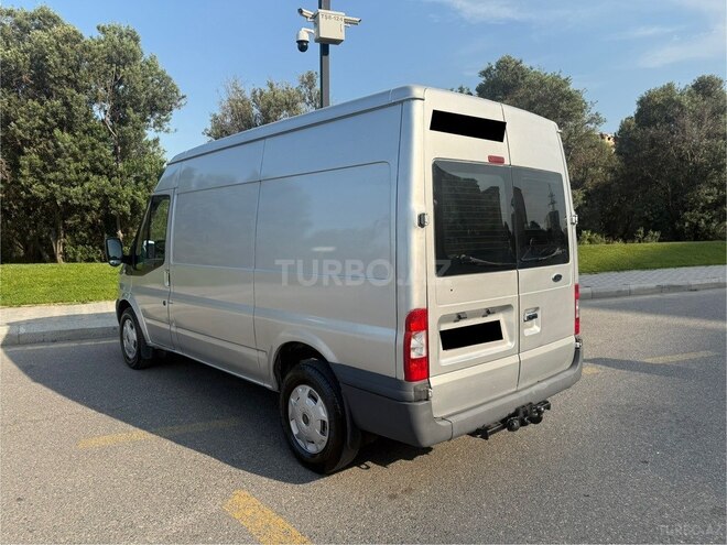 Ford Transit-6