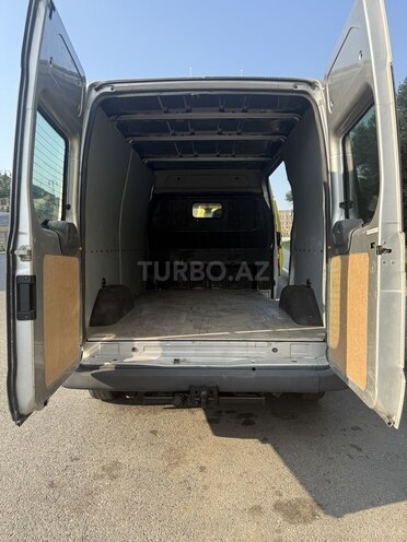 Ford Transit-12