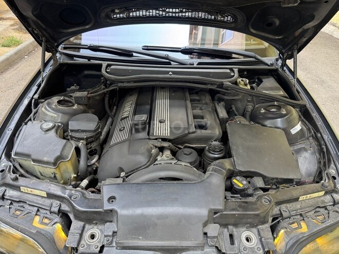 BMW 325 2002, 450,000 km - 2.5 l - Bakı