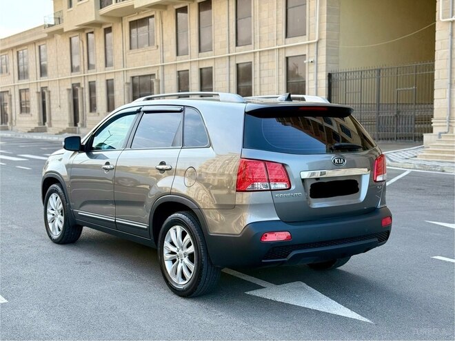 Kia Sorento-13