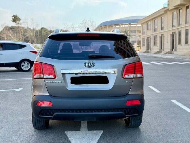 Kia Sorento-12