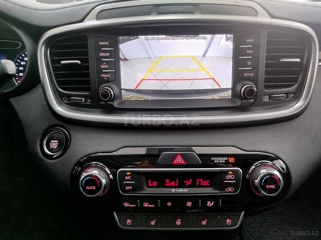 Kia Sorento-16