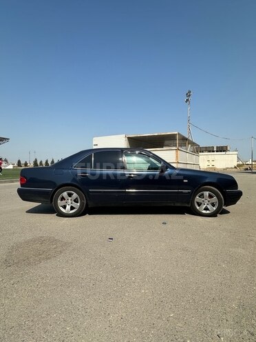 Mercedes E 230 1996, 425,000 km - 2.3 l - Bakı