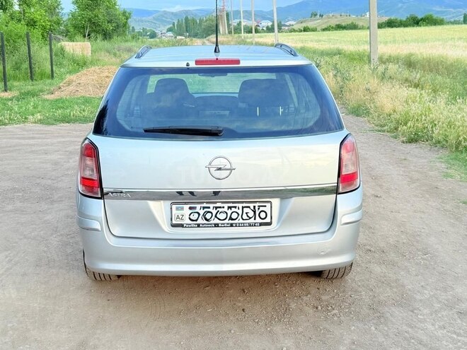 Opel Astra 2006, 279,680 km - 1.4 l - Tovuz